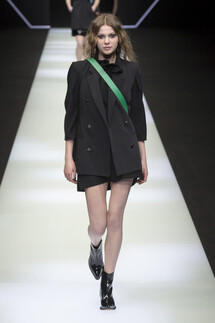 Emporio Armani Fall 2018 Ready-to-Wear , Emporio Armani осень зима 2018 , Fashion show , неделя моды в Милане , MFW , Mainstyles